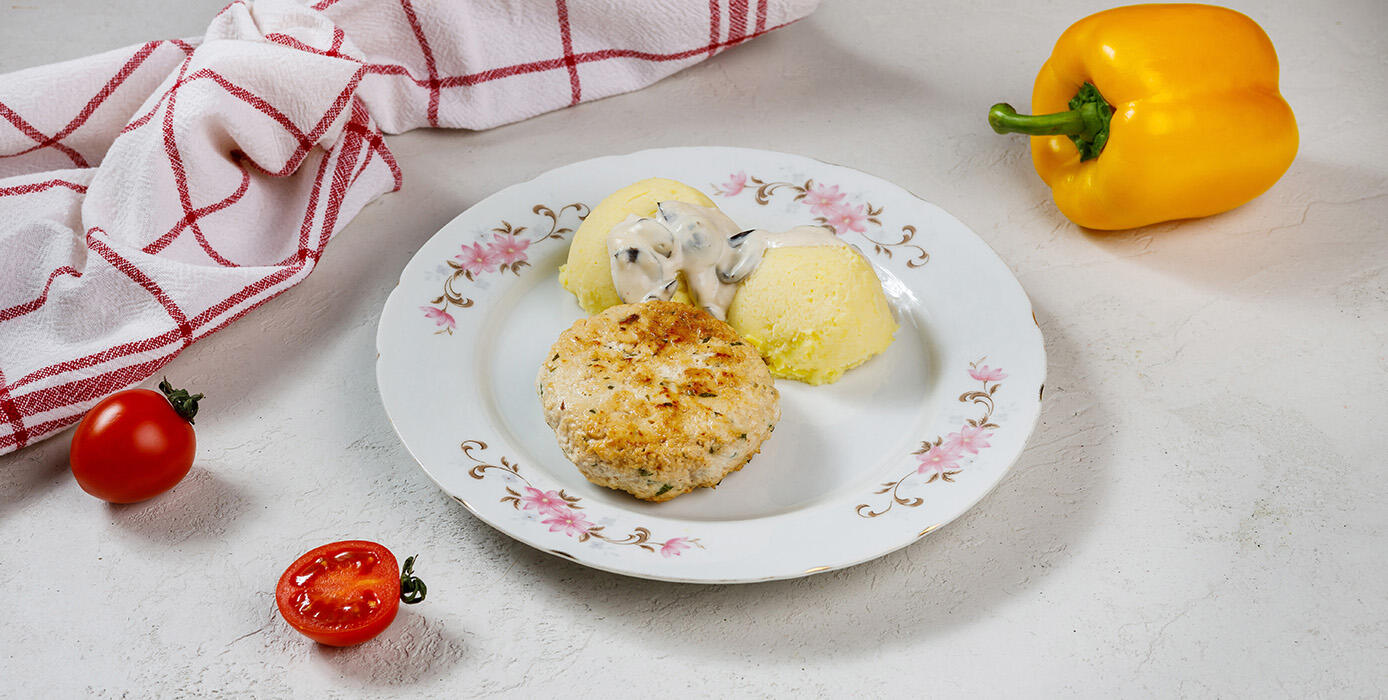 Милти: Котлетка из индейки с картофельным пюре и соусом из маслин