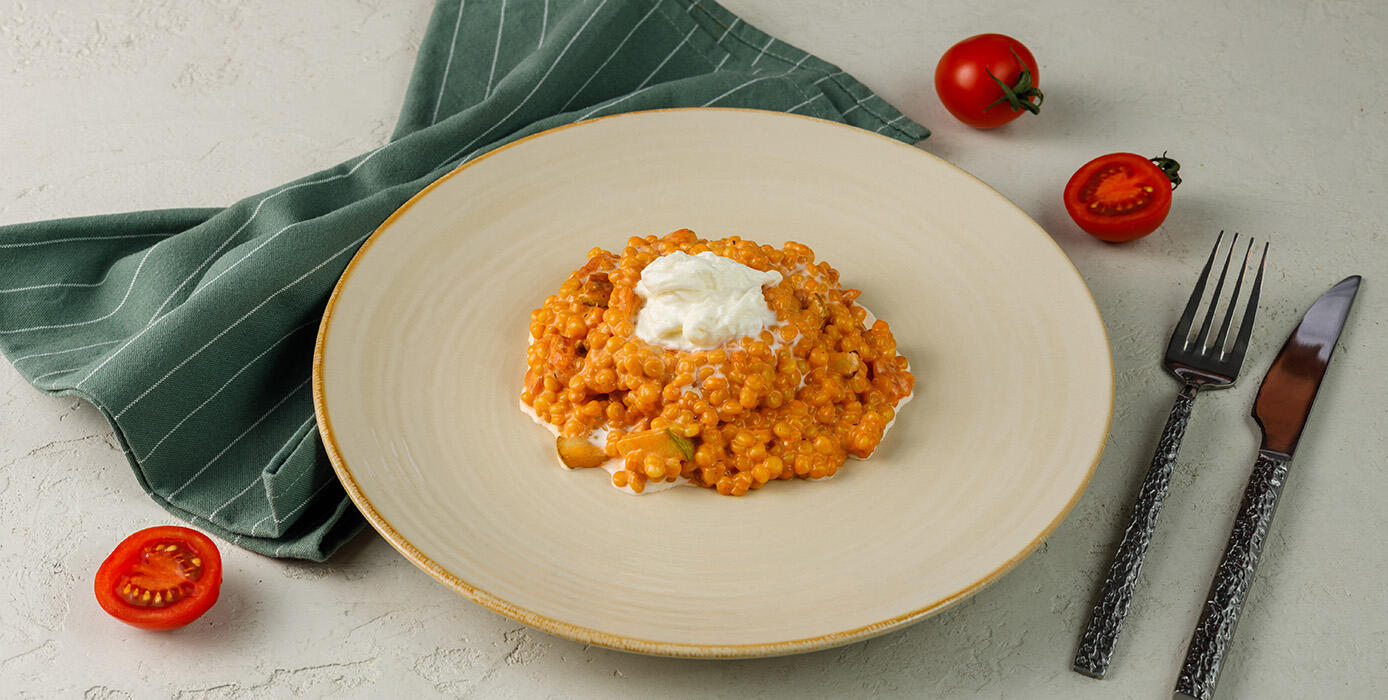 Милти: Птитим с подкопченной форелью и страчателлой