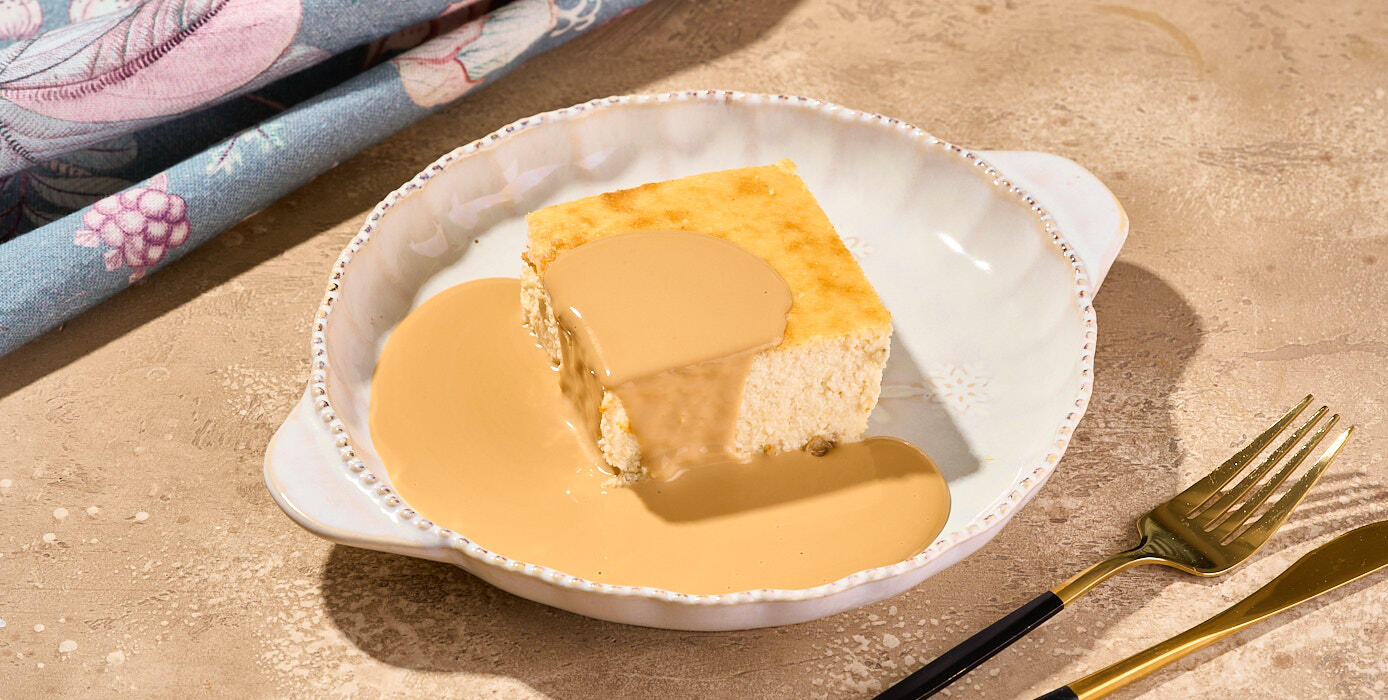 Милти: Творожная запеканка с изюмом, курагой и соусом из вареной сгущенки